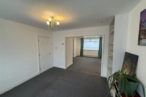4 bedroom terraced house to rent, Review Road, London