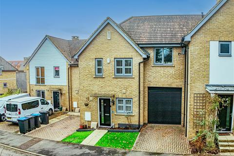 2 bedroom terraced house for sale, Kingcup Avenue, Hemel Hempstead, HP2