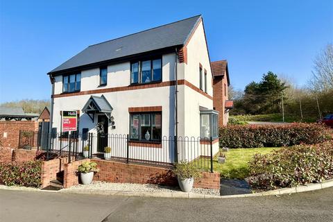 3 bedroom detached house for sale, Simkin Close, Telford TF3