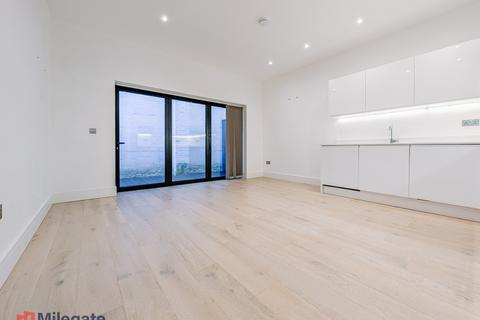 1 bedroom flat to rent, Gallows Yard, Kingston Upon Thames KT2