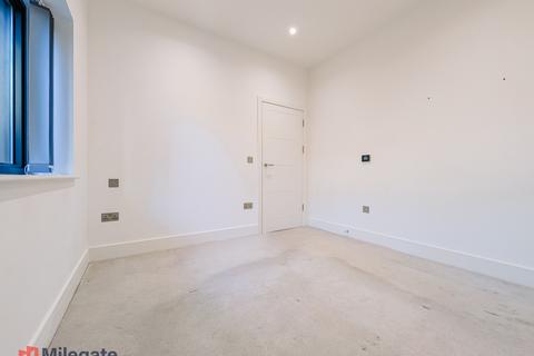 1 bedroom flat to rent, Gallows Yard, Kingston Upon Thames KT2