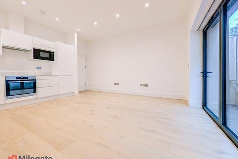1 bedroom flat to rent, Gallows Yard, Kingston Upon Thames KT2