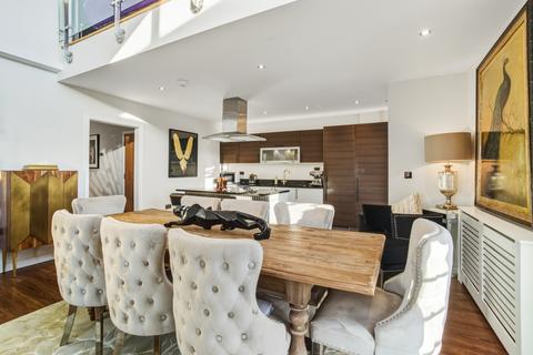 undefined, Silver Street, Essex CM24