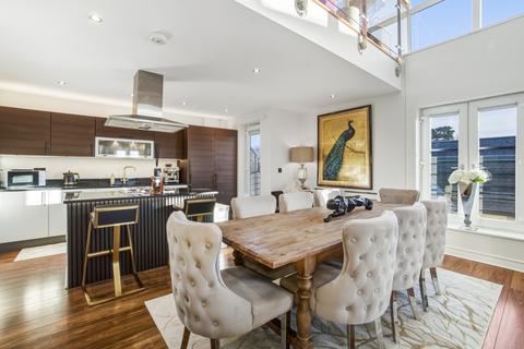 undefined, Silver Street, Essex CM24