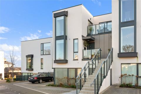 3 bedroom maisonette, Westminster Wood, Foxrock, Dublin 18