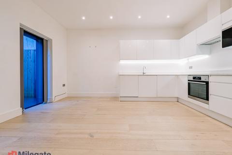 1 bedroom flat to rent, Gallows Yard, Kingston Upon Thames KT2