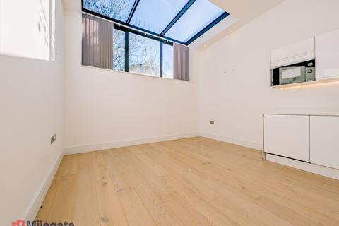1 bedroom flat to rent, Gallows Yard, Kingston Upon Thames KT2