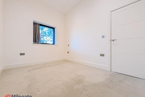 1 bedroom flat to rent, Gallows Yard, Kingston Upon Thames KT2