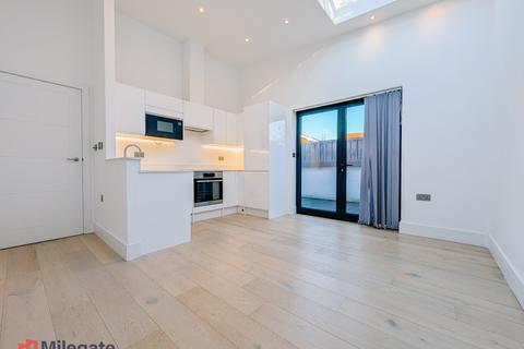 1 bedroom flat to rent, Gallows Yard, Kingston Upon Thames KT2