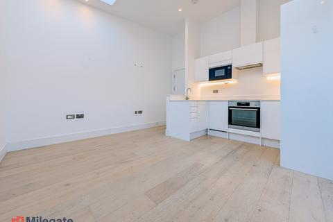 1 bedroom flat to rent, Gallows Yard, Kingston Upon Thames KT2