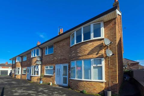 2 bedroom apartment to rent, Warwick Road, Lytham St Annes