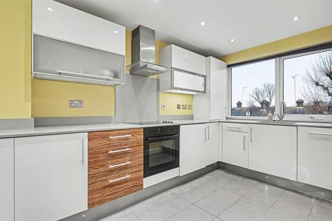 3 bedroom penthouse for sale, Charlton Lodge, Temple Fortune Lane, Golders Green NW11