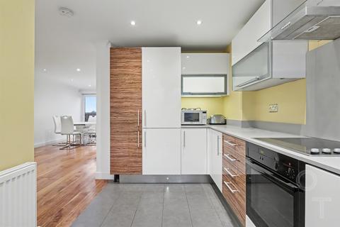 3 bedroom penthouse for sale, Charlton Lodge, Temple Fortune Lane, Golders Green NW11