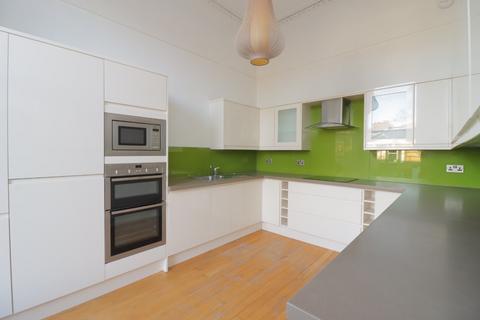 2 bedroom flat to rent, Kirklee Circus, Kelvindale, Glasgow, G12
