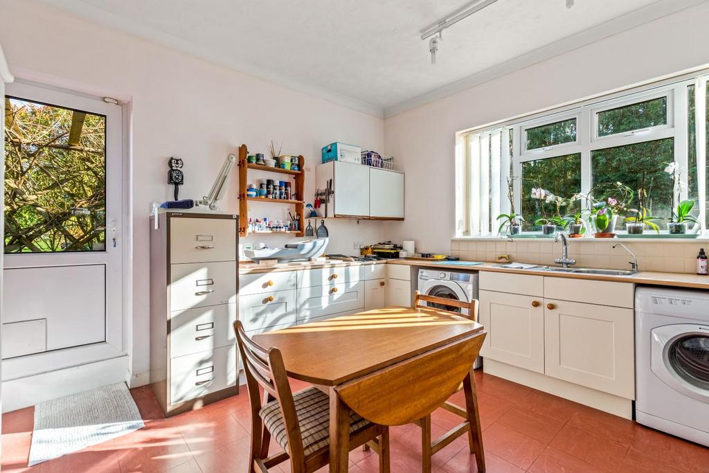 Annexe Kitchen.jpg