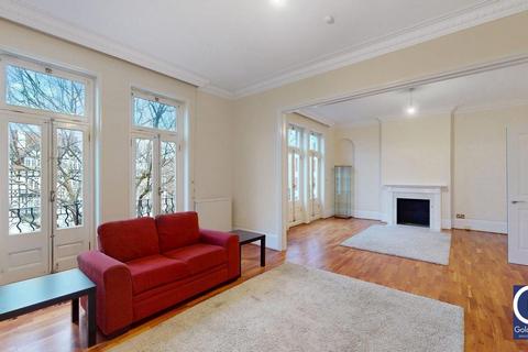 3 bedroom apartment to rent, Cunningham Court, Maida Vale, London, W9