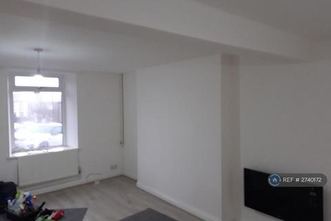 2 bedroom semi-detached house to rent, Davies Street, Brynmawr, NP23