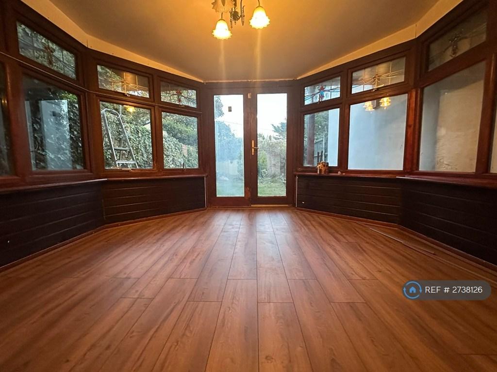 Dining / Lounge
