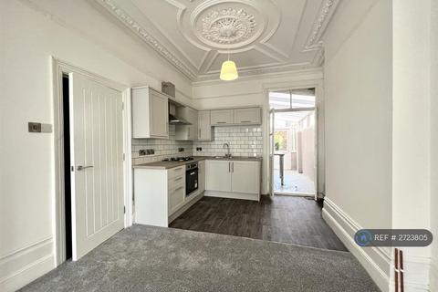 2 bedroom flat to rent, Derby Road, Portsmouth, PO2