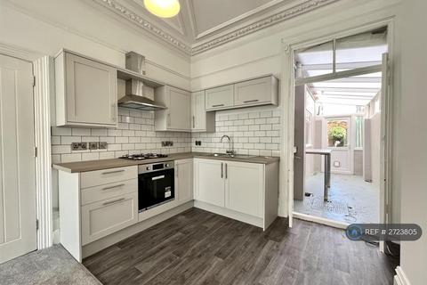 2 bedroom flat to rent, Derby Road, Portsmouth, PO2