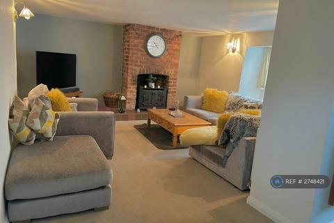 3 bedroom semi-detached house to rent, Lodge Road, Northampton, NN7