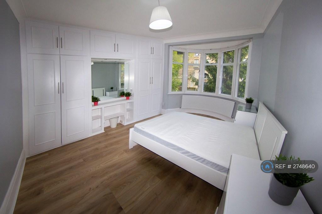 Room 4, £1,100 Per Month