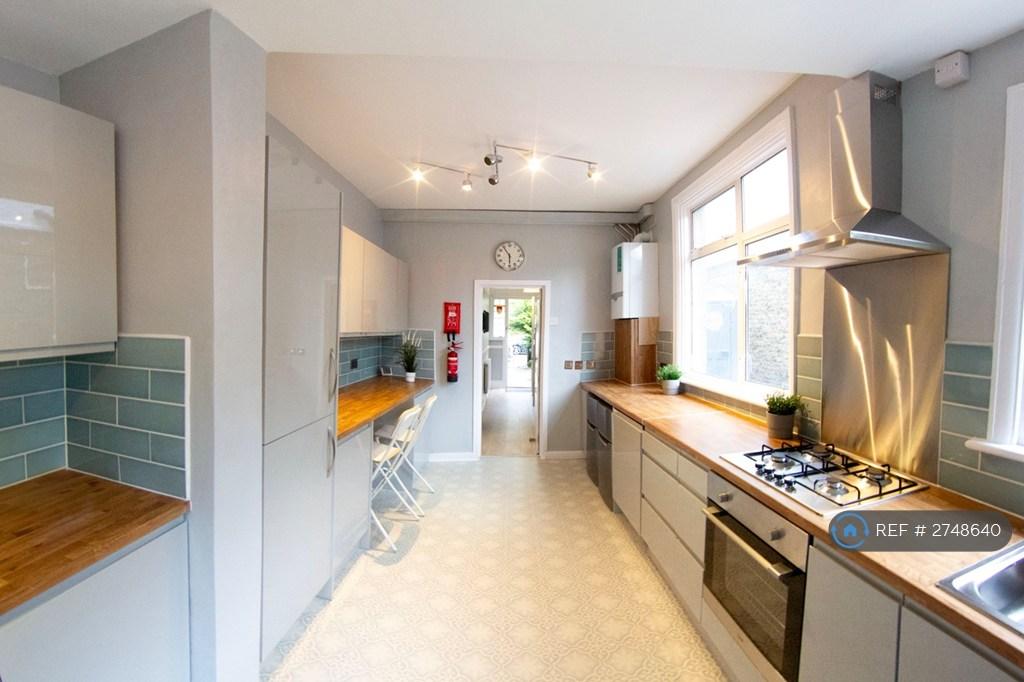 Kitchen With All Mod Cons
