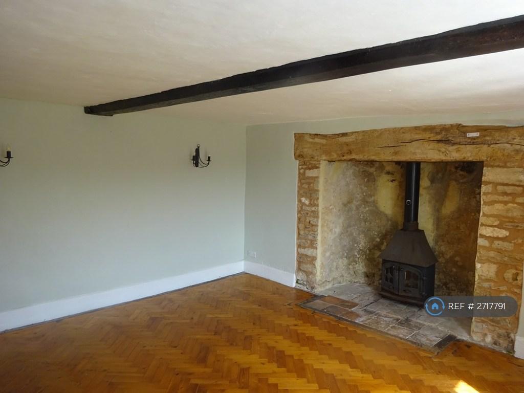 Dining Room 4.1m x 4.5m