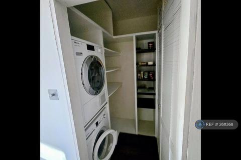 3 bedroom flat to rent, Grove House, London, N3