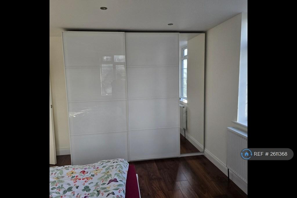 Bedroom 1 Wardrobes