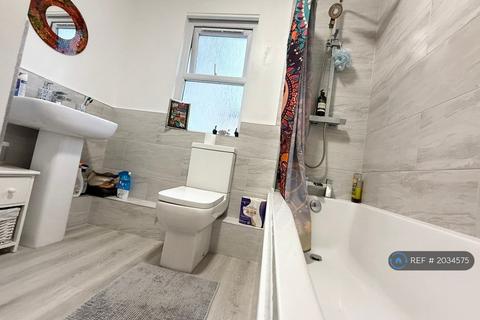 2 bedroom flat to rent, Stirling Road, Bristol, BS4