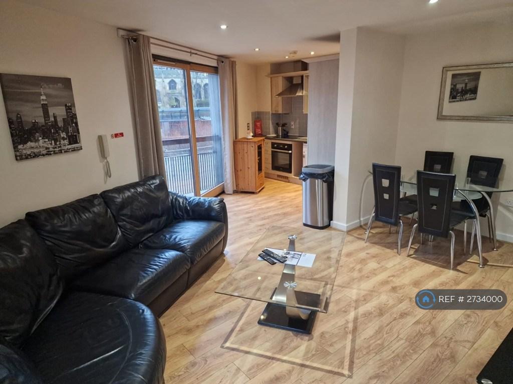 Large Bright Open Plan Lounge