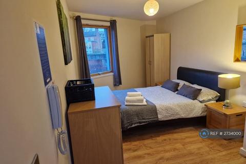 2 bedroom flat to rent, Benedictine Court, Coventry, CV1