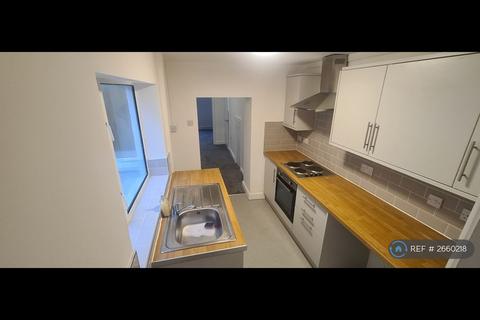 3 bedroom terraced house to rent, Crythan Road, Neath, SA11