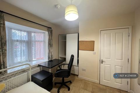 6 bedroom detached house to rent, Charter Avenue, Coventry, CV4