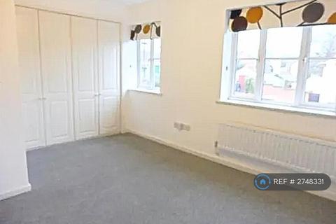 3 bedroom semi-detached house to rent, Pound Way, Southam, CV47
