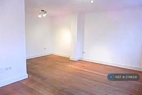 3 bedroom semi-detached house to rent, Pound Way, Southam, CV47