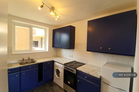 2 bedroom flat to rent, Minster Court, Liverpool, L7