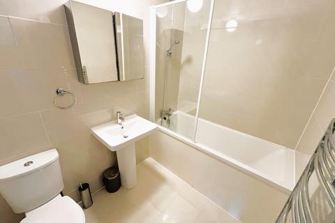 6 bedroom house to rent, Uxbridge UB8