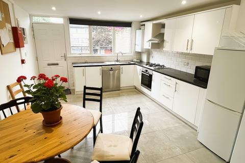 6 bedroom house to rent, Uxbridge UB8
