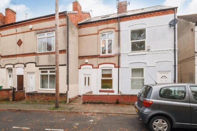 A charming terraced house with a well-maintaine...