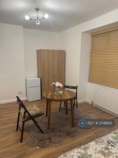 Studio to rent, East Lane, Wembley, HA0