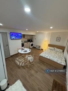Studio to rent, East Lane, Wembley, HA0