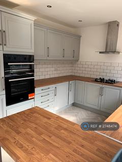 3 bedroom semi-detached house to rent, Peaketon Avenue, Ilford, IG4