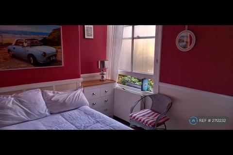 undefined, Sylvan Avenue, London, N22