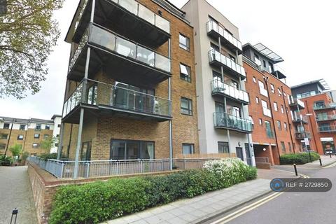 2 bedroom flat to rent, Rosse Gardens, London, SE13