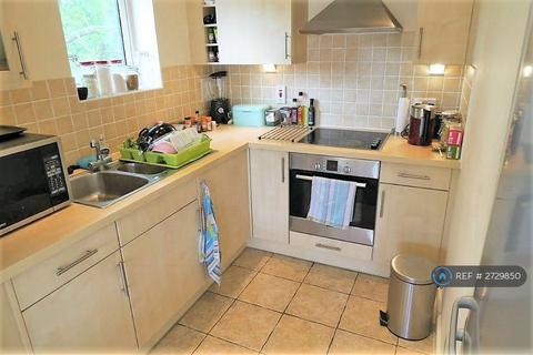 2 bedroom flat to rent, Rosse Gardens, London, SE13