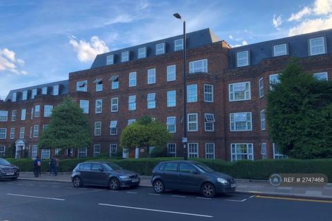 3 bedroom flat to rent, High Street, Southgate, N14