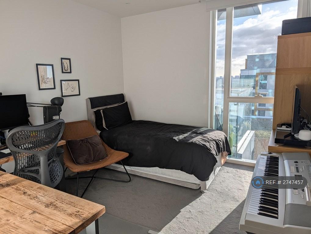 Guest Bedroom / Office