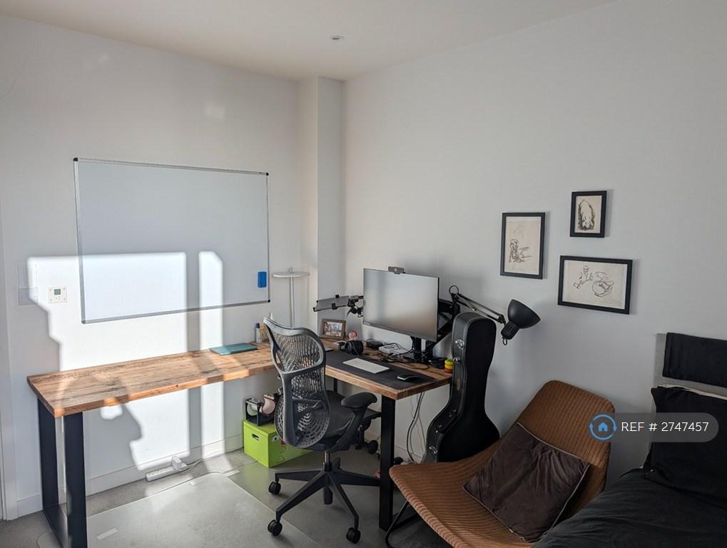 Guest Bedroom / Office